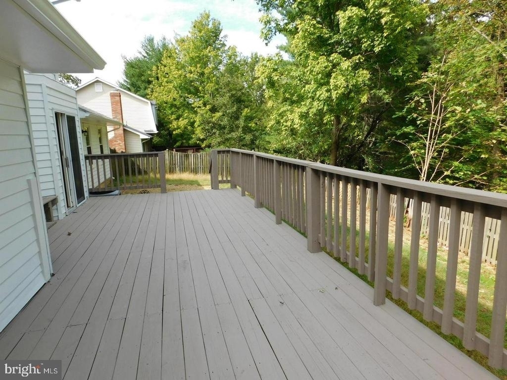 1725 Glastonberry Road - Photo 14