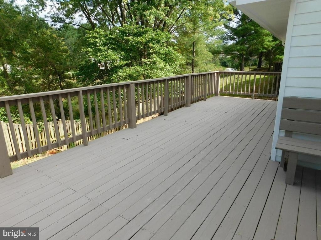 1725 Glastonberry Road - Photo 13