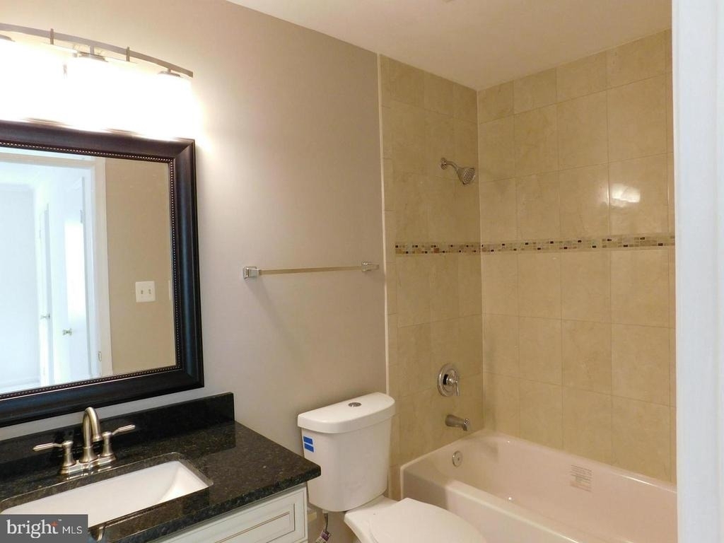 1725 Glastonberry Road - Photo 19