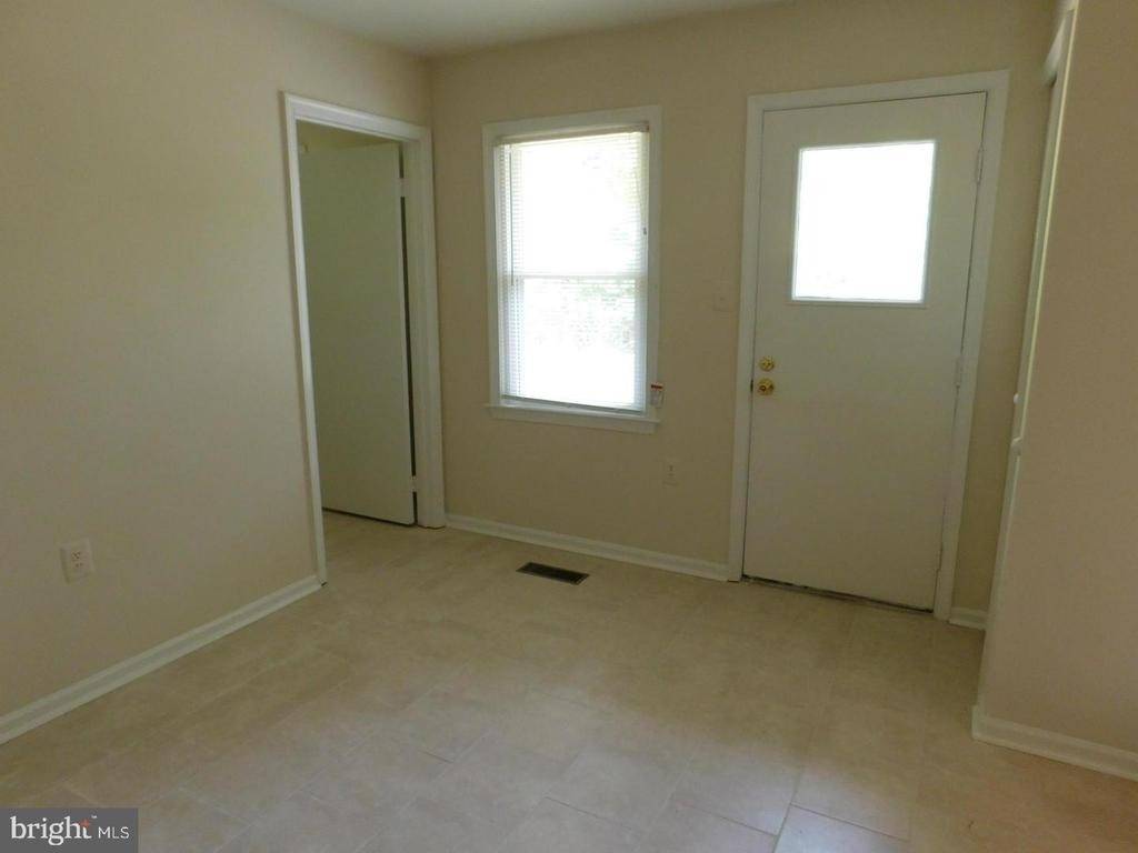 1725 Glastonberry Road - Photo 11
