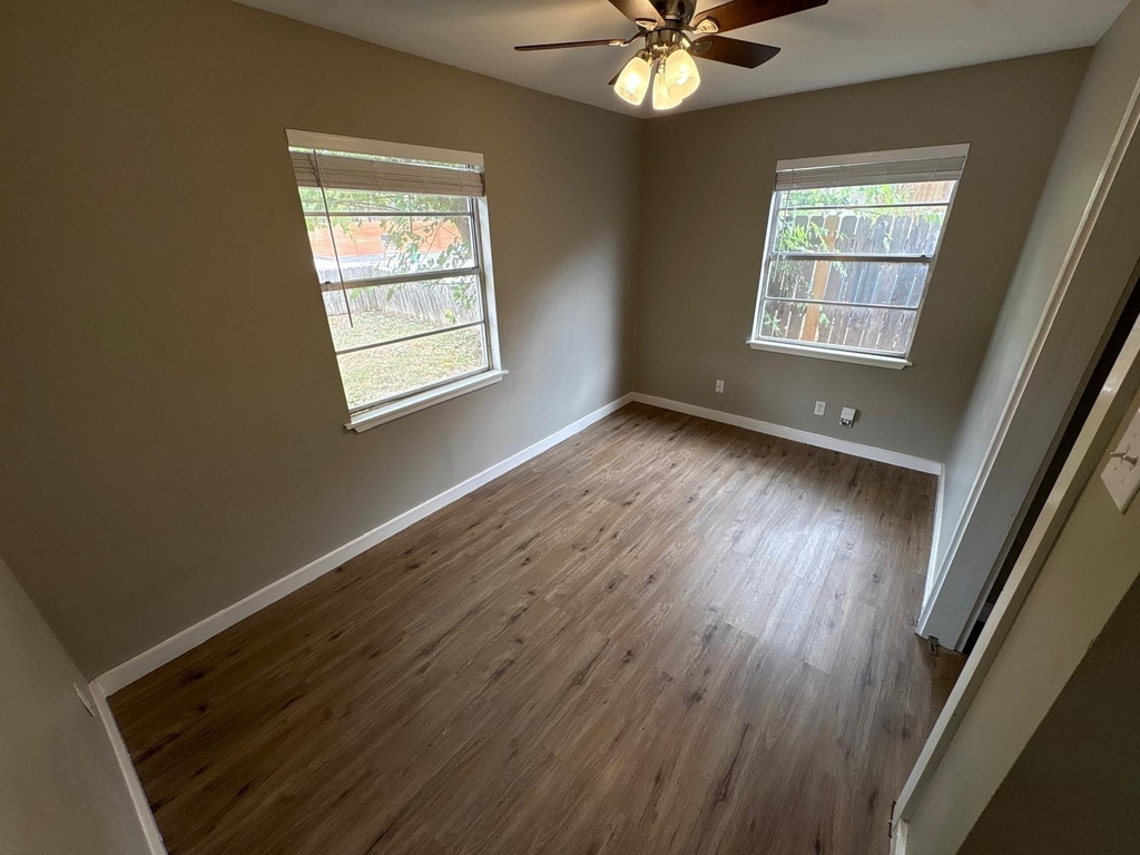 6703 Galindo St - Photo 8