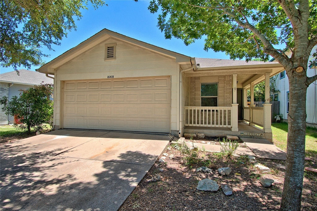 16418 Hamilton Point Cir - Photo 0