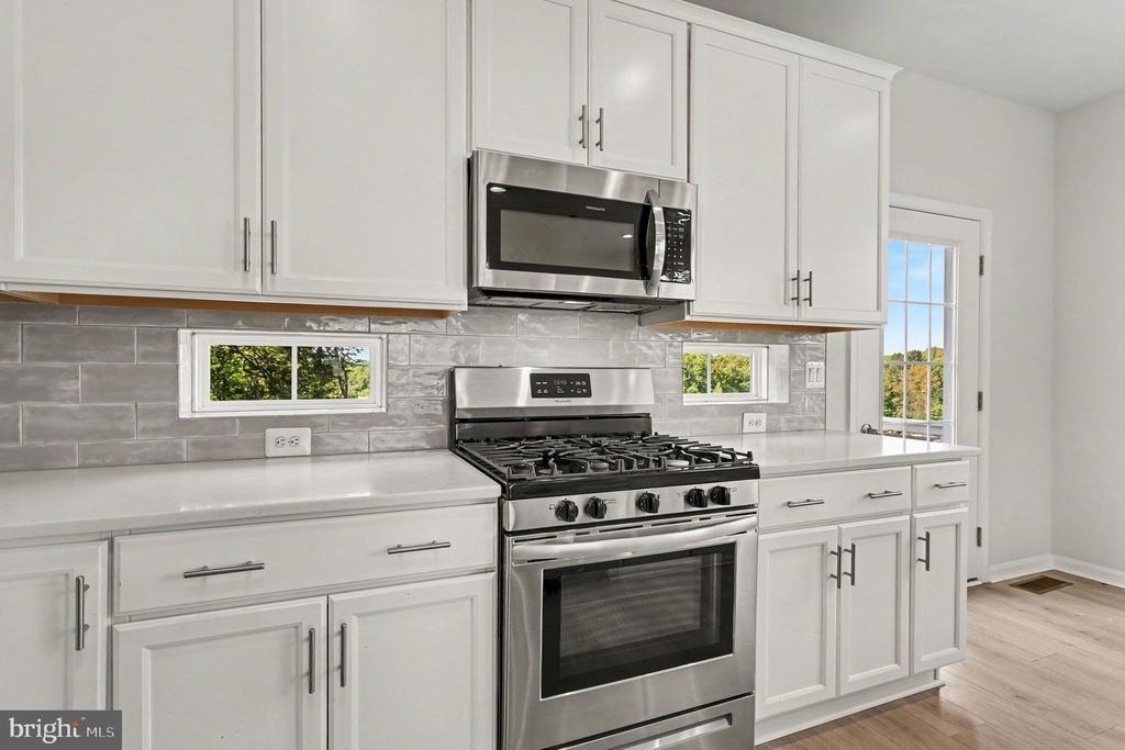 303 Sear Court - Photo 6