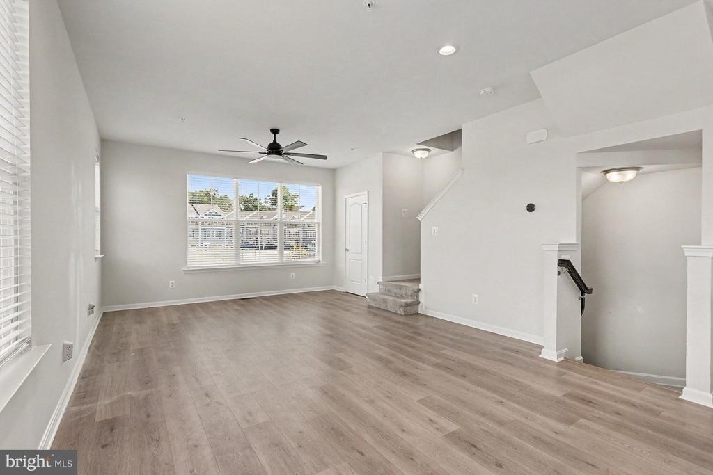 303 Sear Court - Photo 2