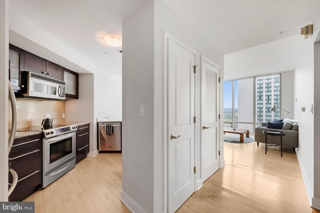 675 President Street - Photo 2