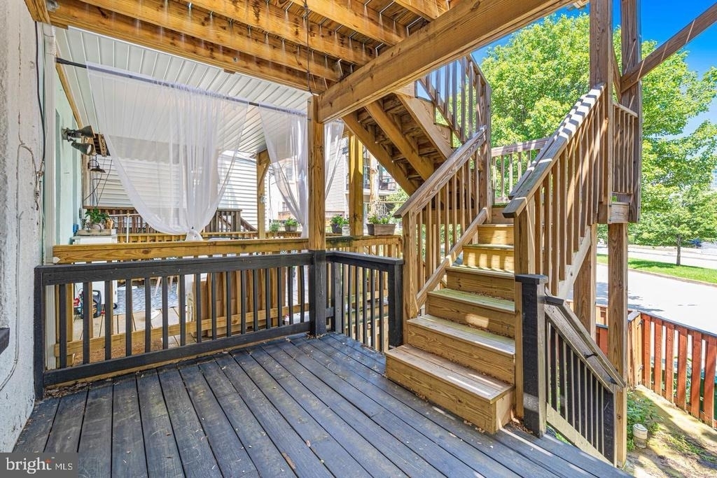 642 E Clement Street - Photo 23