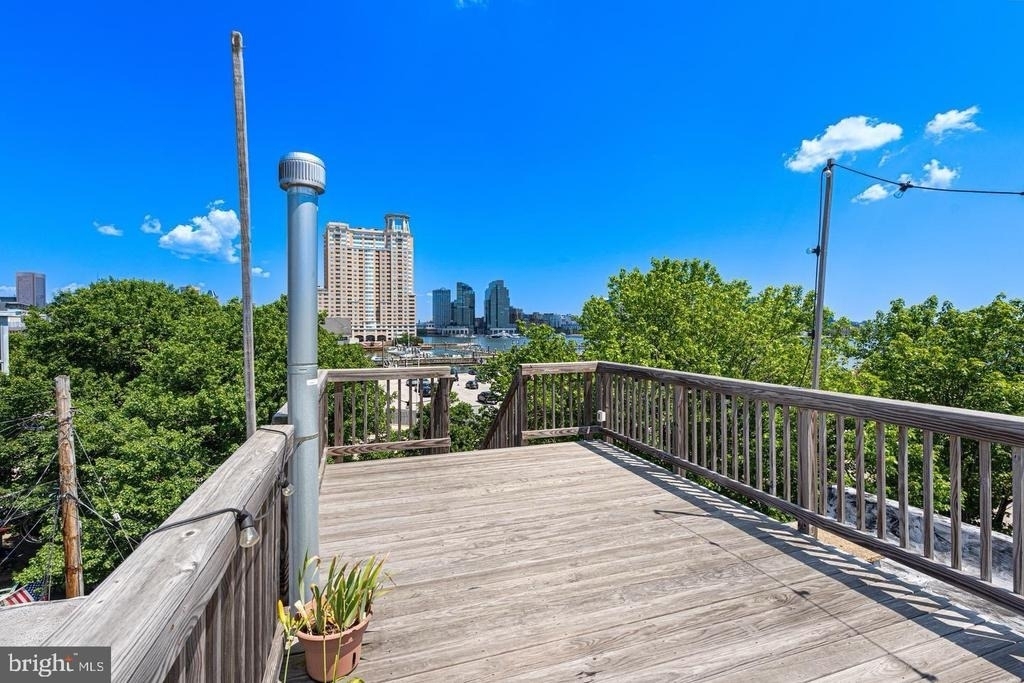 642 E Clement Street - Photo 20