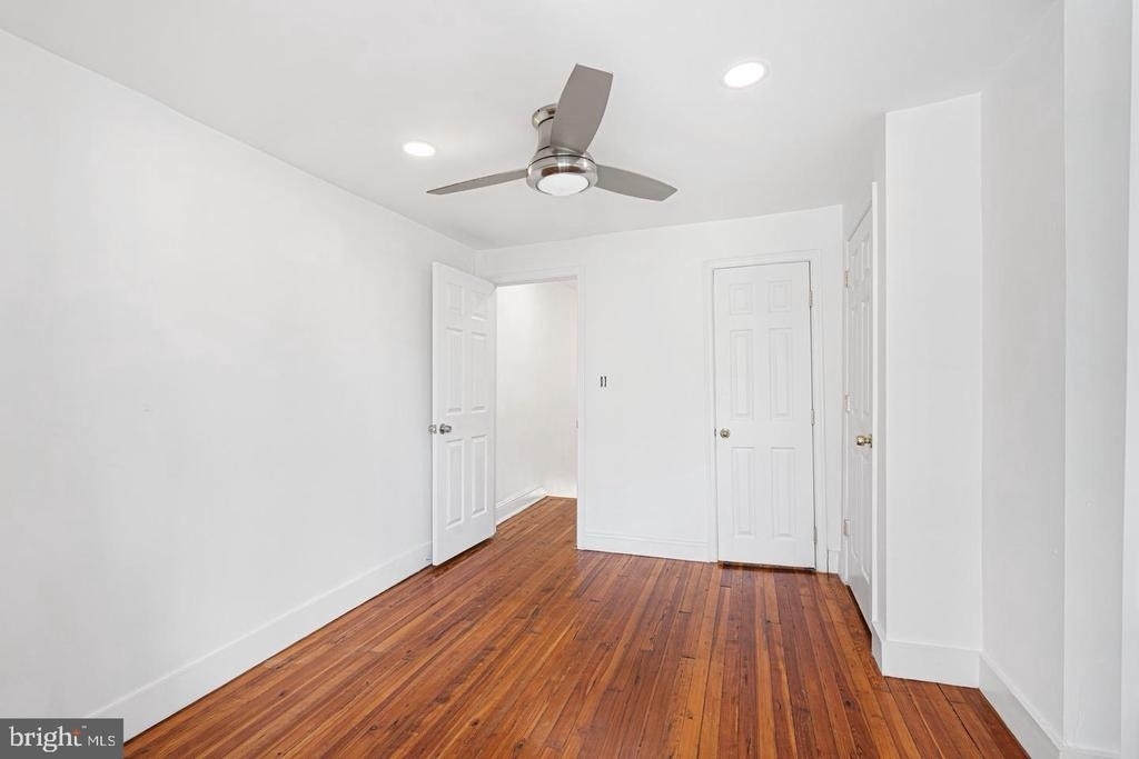 642 E Clement Street - Photo 9
