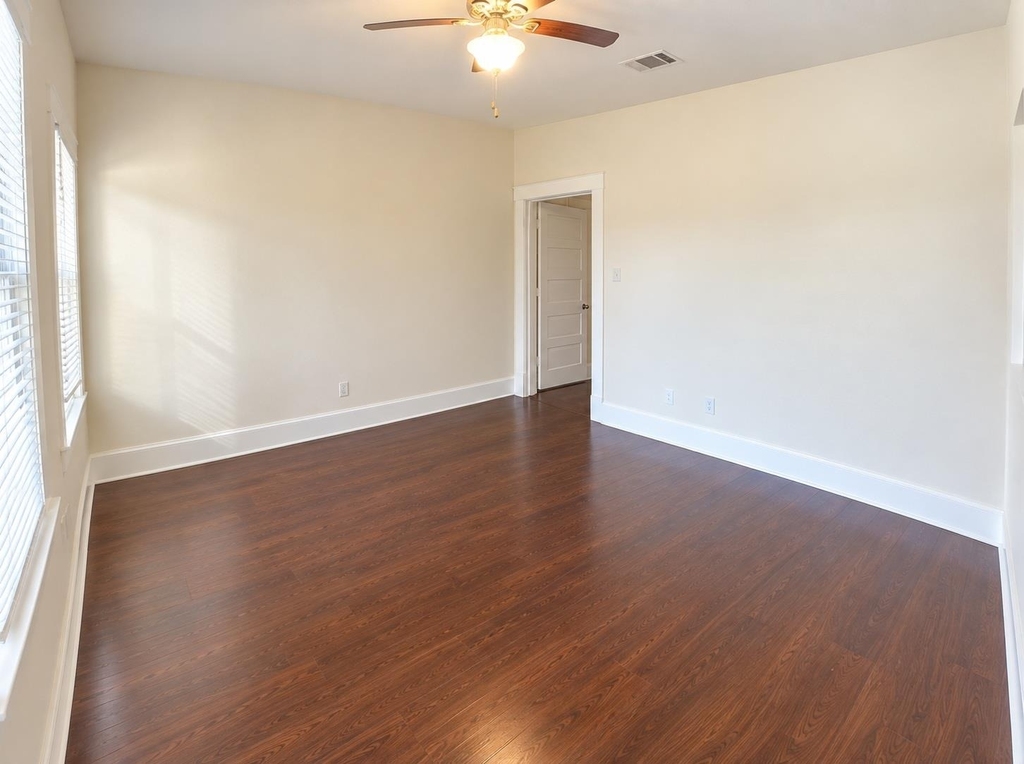 2902 West Ave - Photo 2