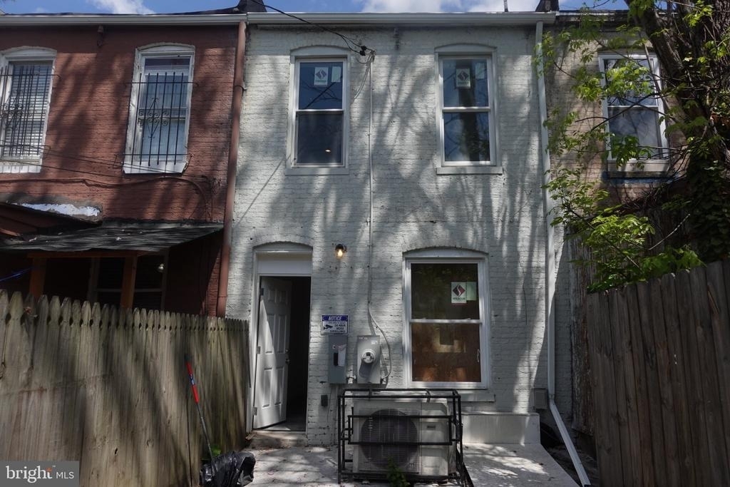 2749 W Fairmount Avenue - Photo 14