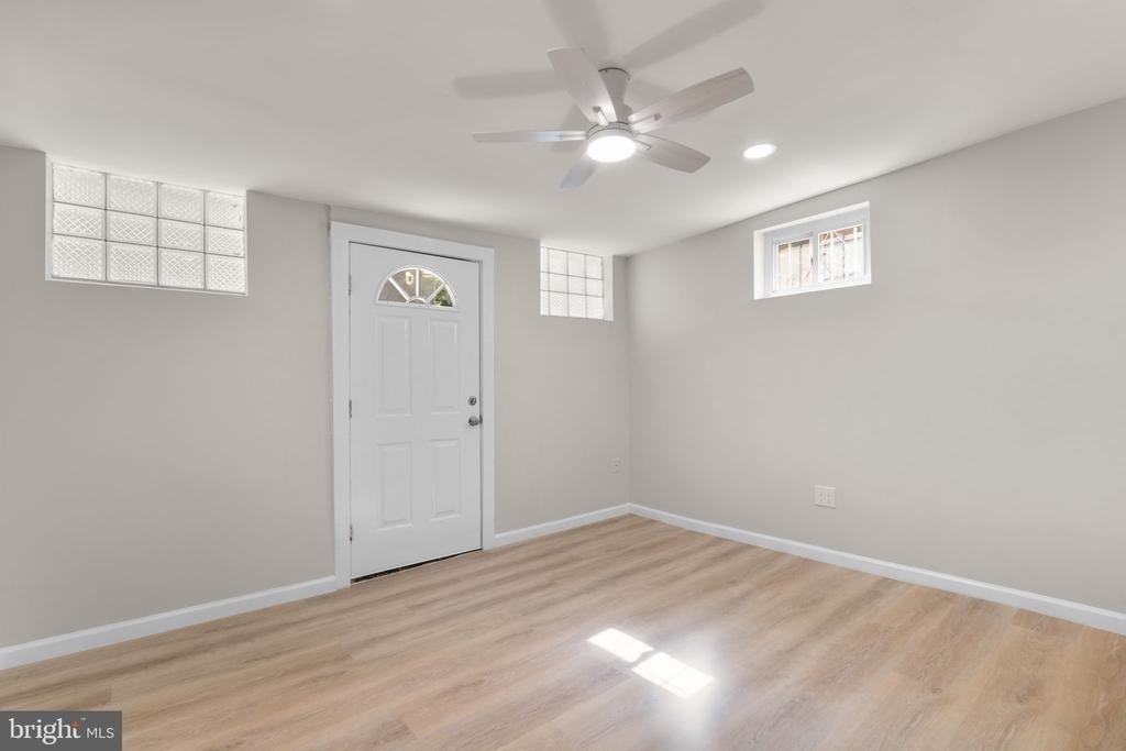 1305 Light Street - Photo 17