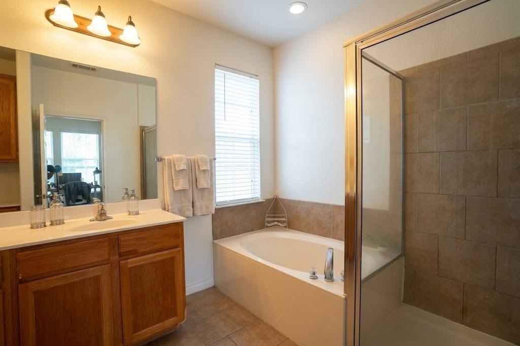 712 Franklin Blvd - Photo 2