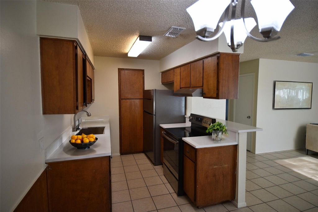 3319 Dolphin Dr - Photo 3
