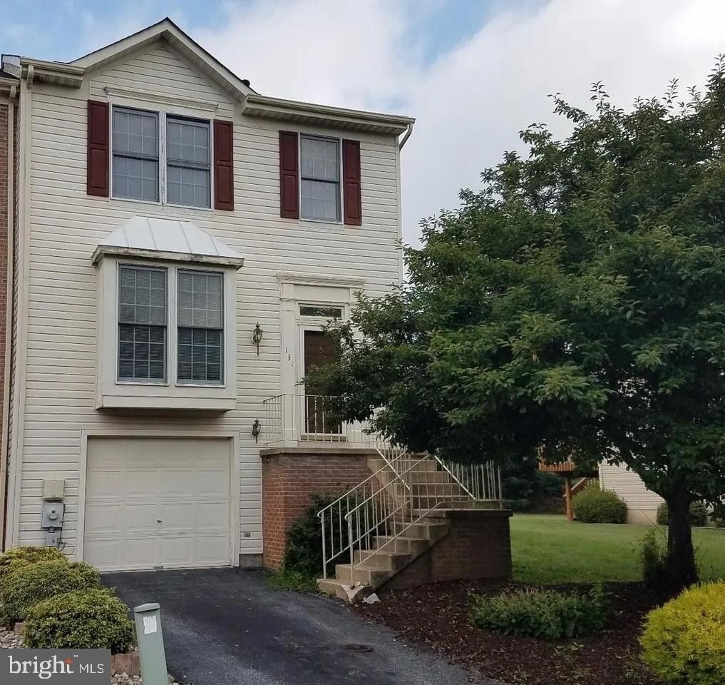 131 Attic Court - Photo 0