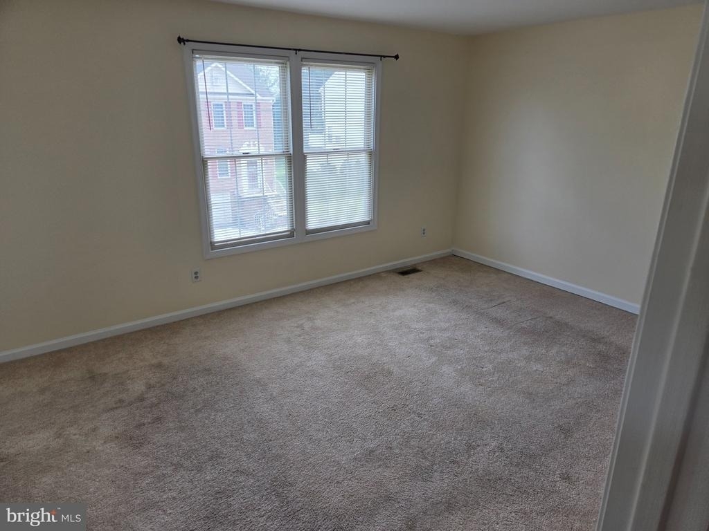 131 Attic Court - Photo 3