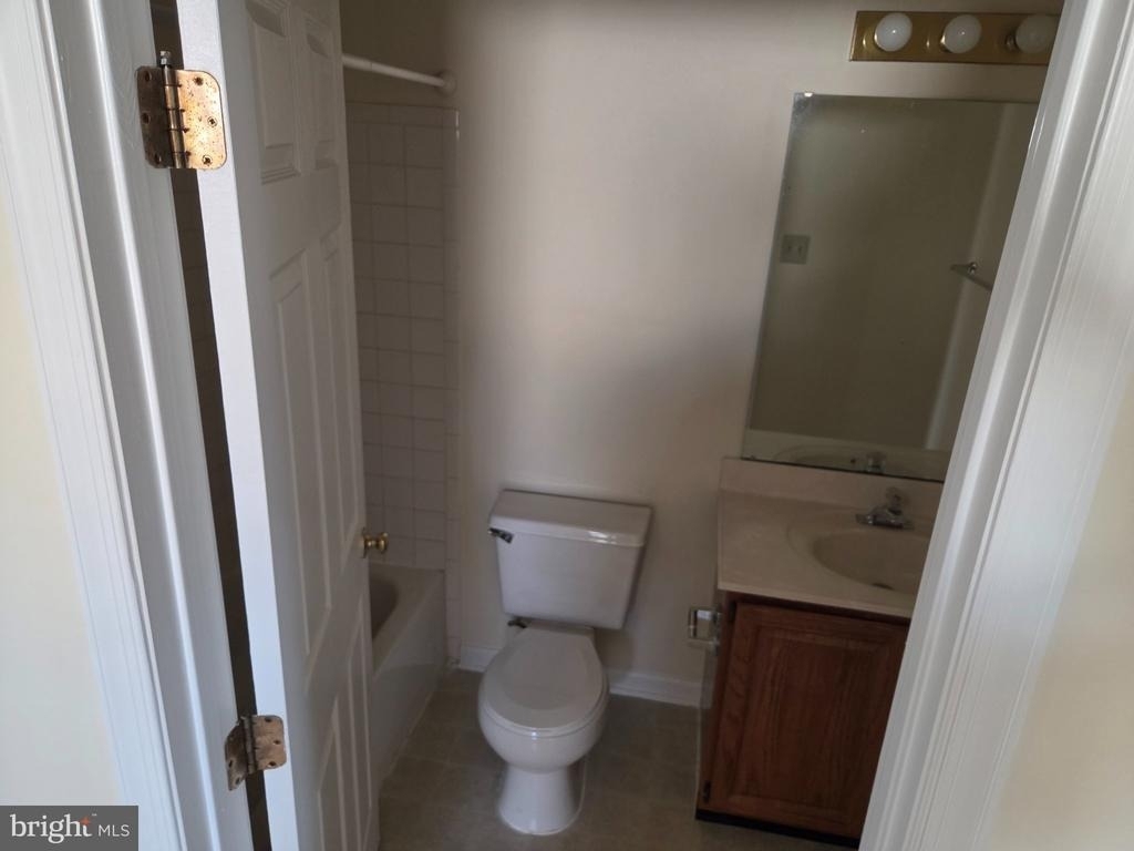 131 Attic Court - Photo 2