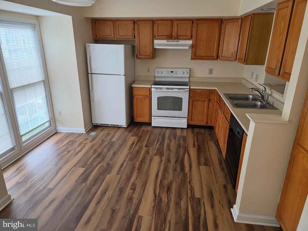131 Attic Court - Photo 7