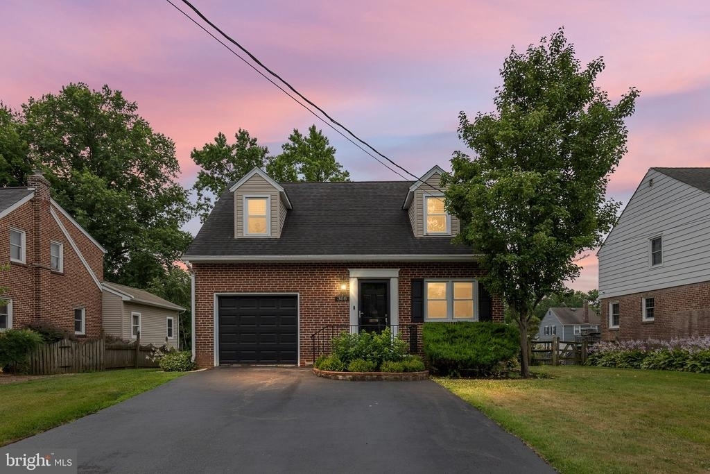308 Delaware Avenue - Photo 2
