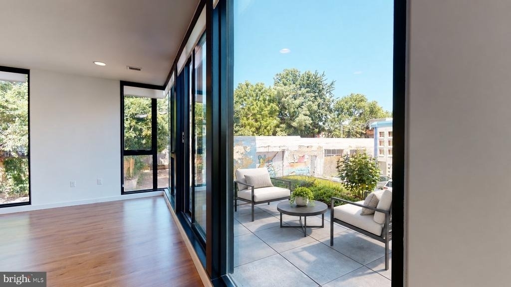 57 N Street Nw - Photo 2