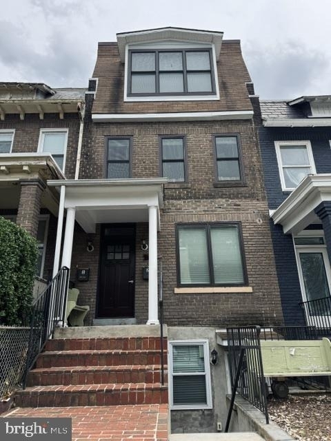 37 T Street Ne - Photo 0