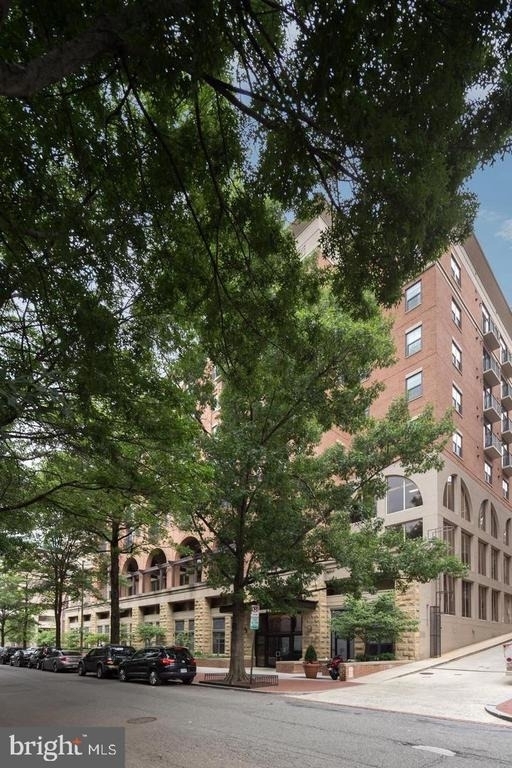 1111 25th Street Nw - Photo 1