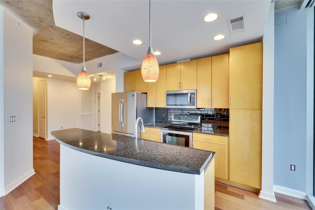 360 Nueces St - Photo 4
