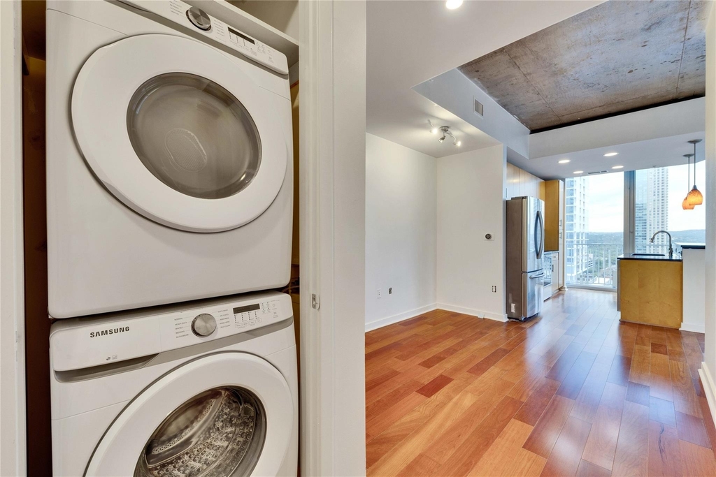 360 Nueces St - Photo 16