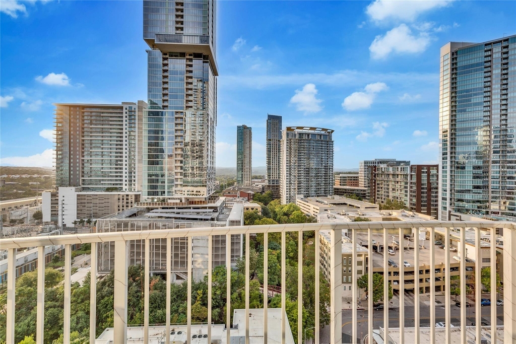 360 Nueces St - Photo 0