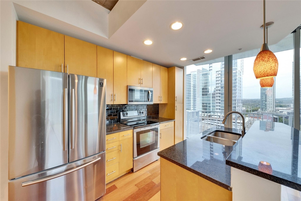 360 Nueces St - Photo 5