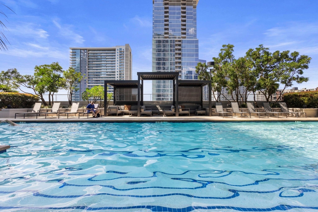360 Nueces St - Photo 1