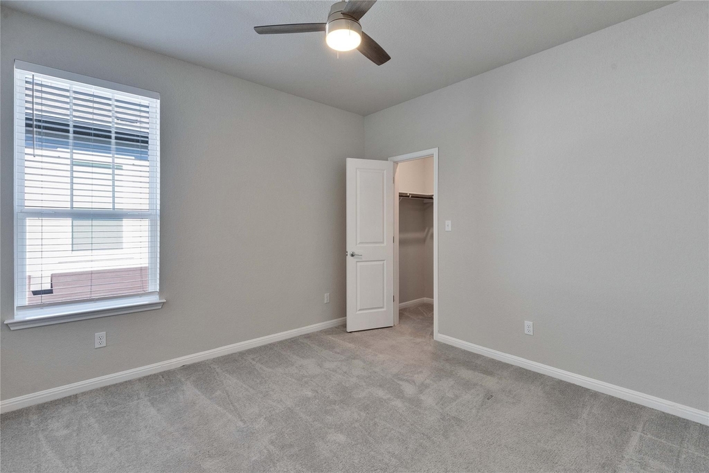 1015 Vista View Dr - Photo 14