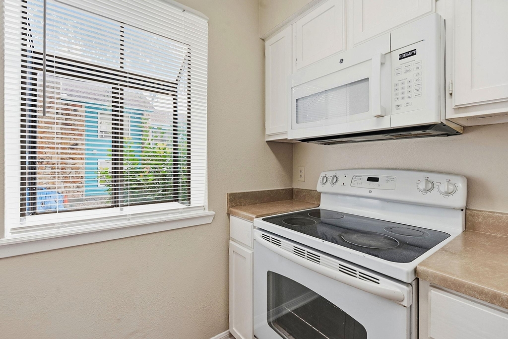 8811 Schick Rd - Photo 15
