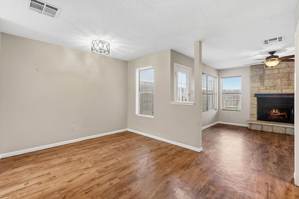 8811 Schick Rd - Photo 3