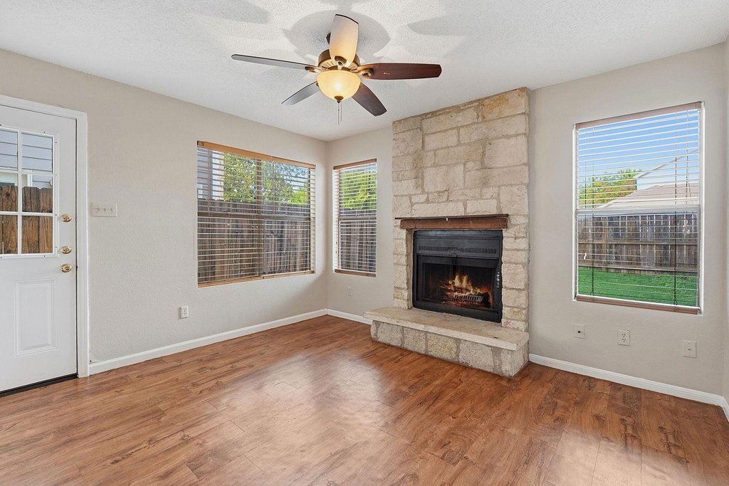 8811 Schick Rd - Photo 8