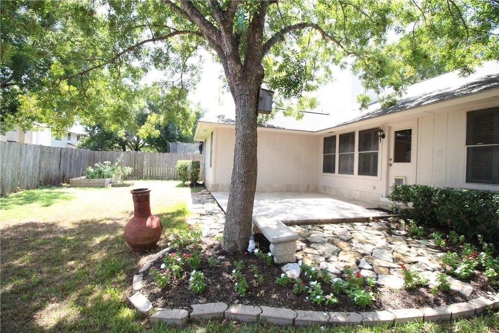 8311 Columbia Falls Dr - Photo 11