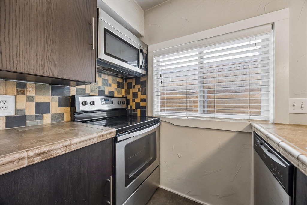 2717 Parker Ln - Photo 7