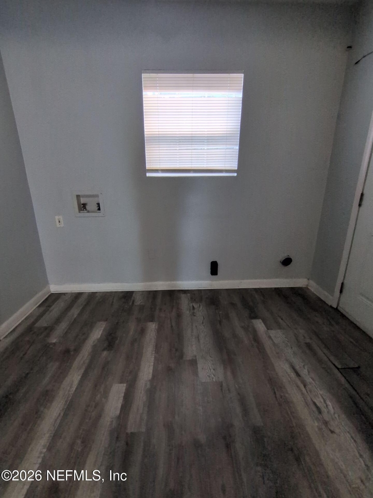 654 Beechwood Street - Photo 6