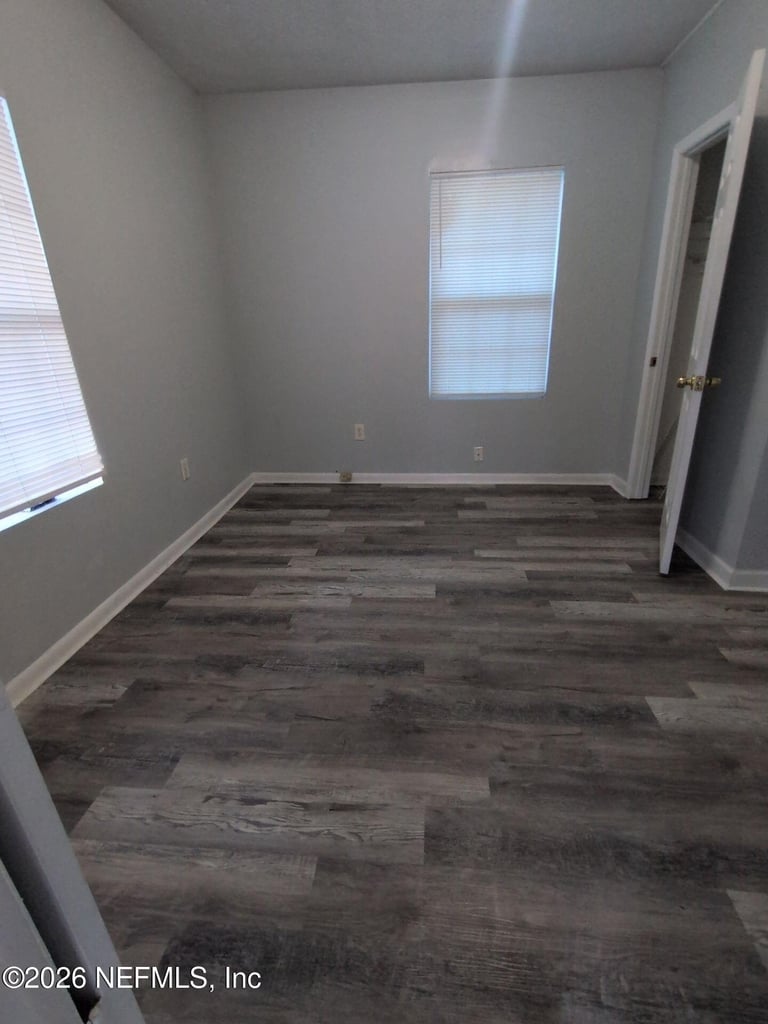 654 Beechwood Street - Photo 2