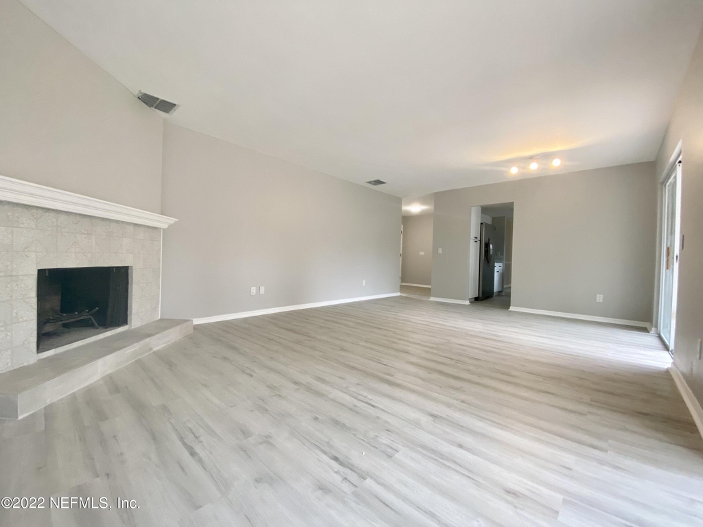 104 Coral Court - Photo 4