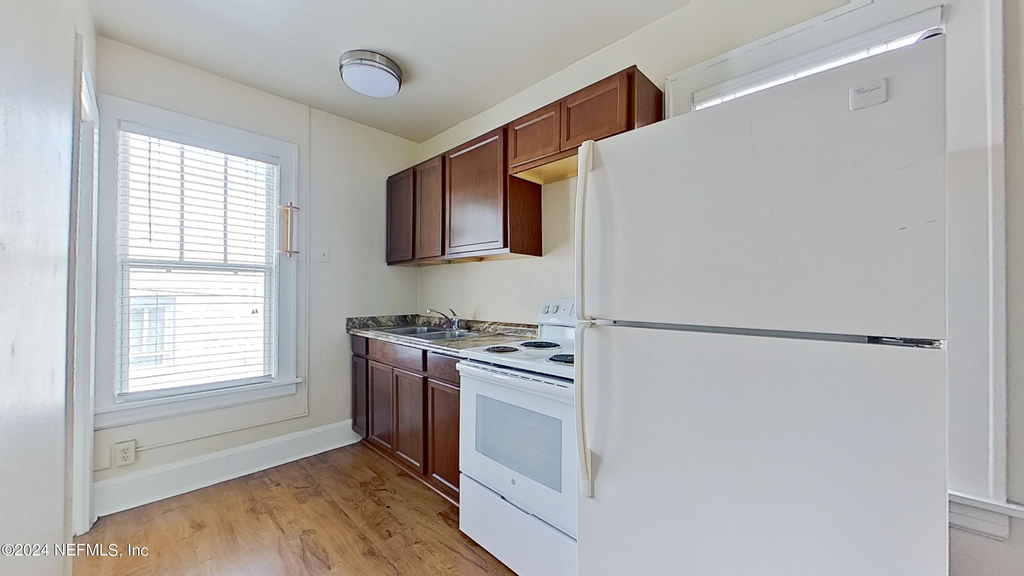 1279 Belmont Terrace - Photo 7