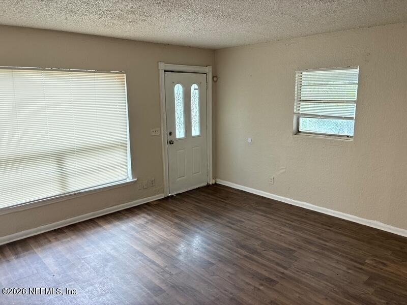 4520 Bessie Circle W - Photo 6