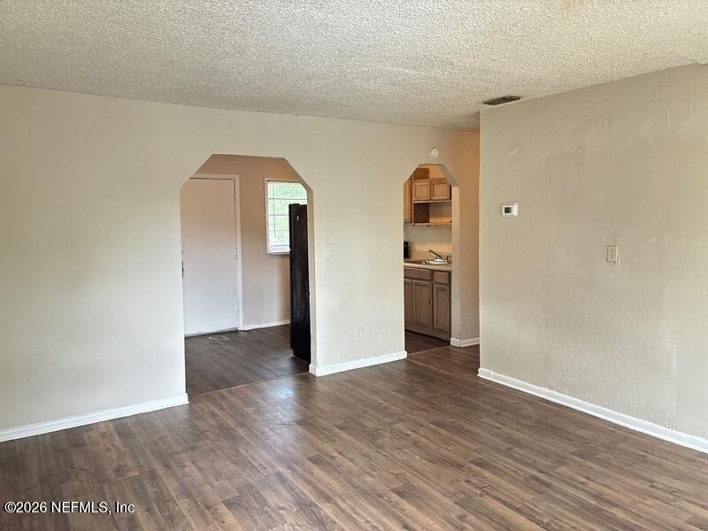 4520 Bessie Circle W - Photo 4