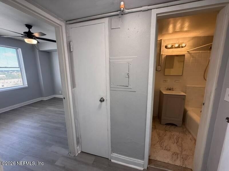 311 W Ashley Street - Photo 4