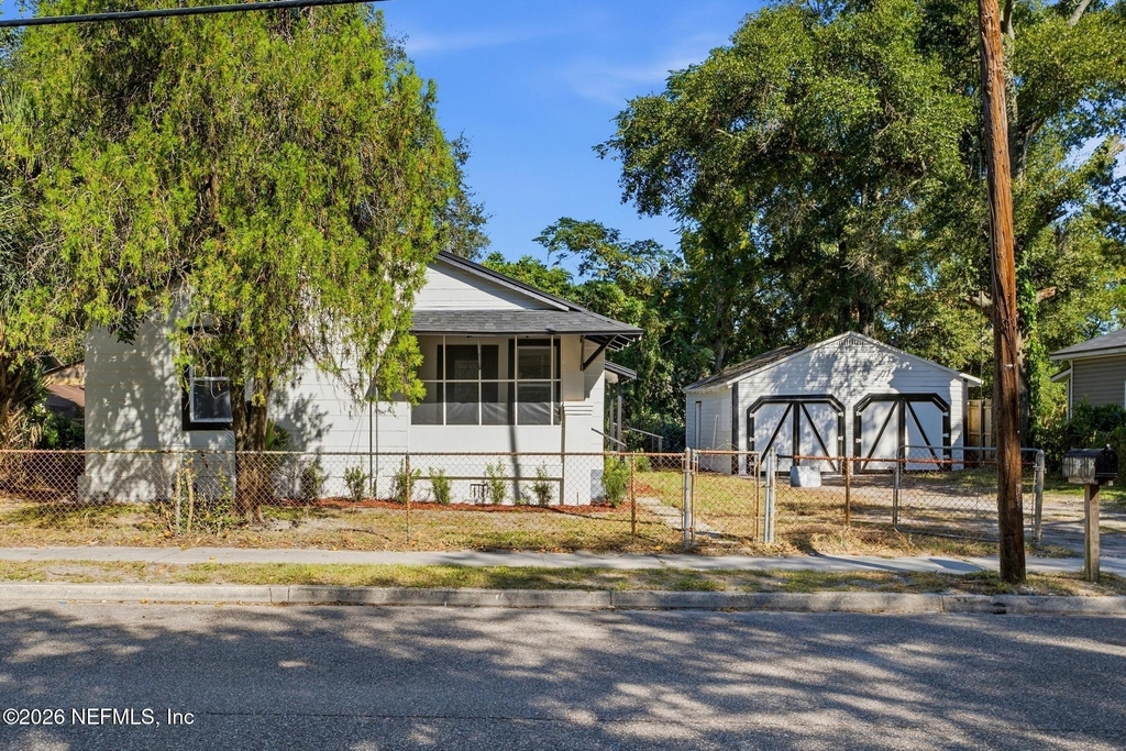 2217 Franklin Street - Photo 0