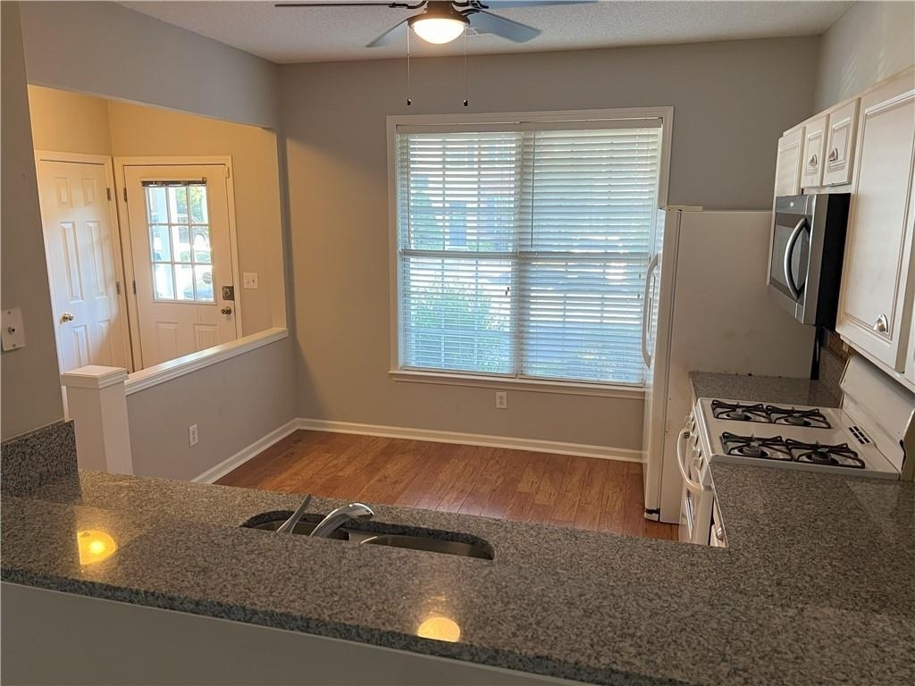 2010 Whitestone Place - Photo 5