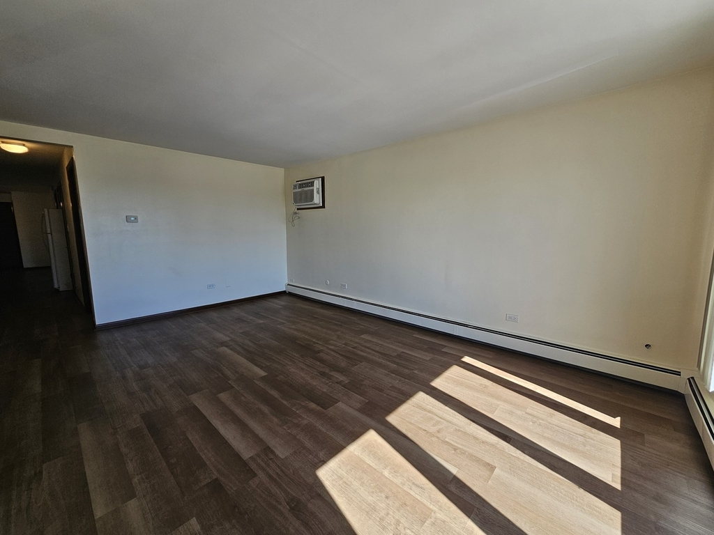 5968 S Archer Avenue - Photo 2