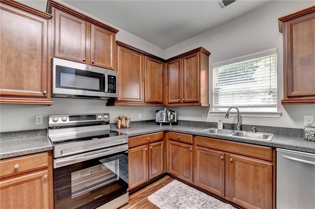 7040 Silk Tree Pointe - Photo 19