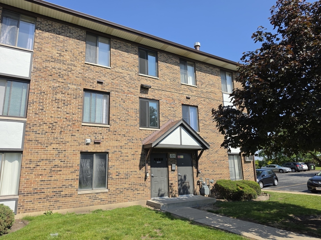 225 Gregory Street - Photo 0