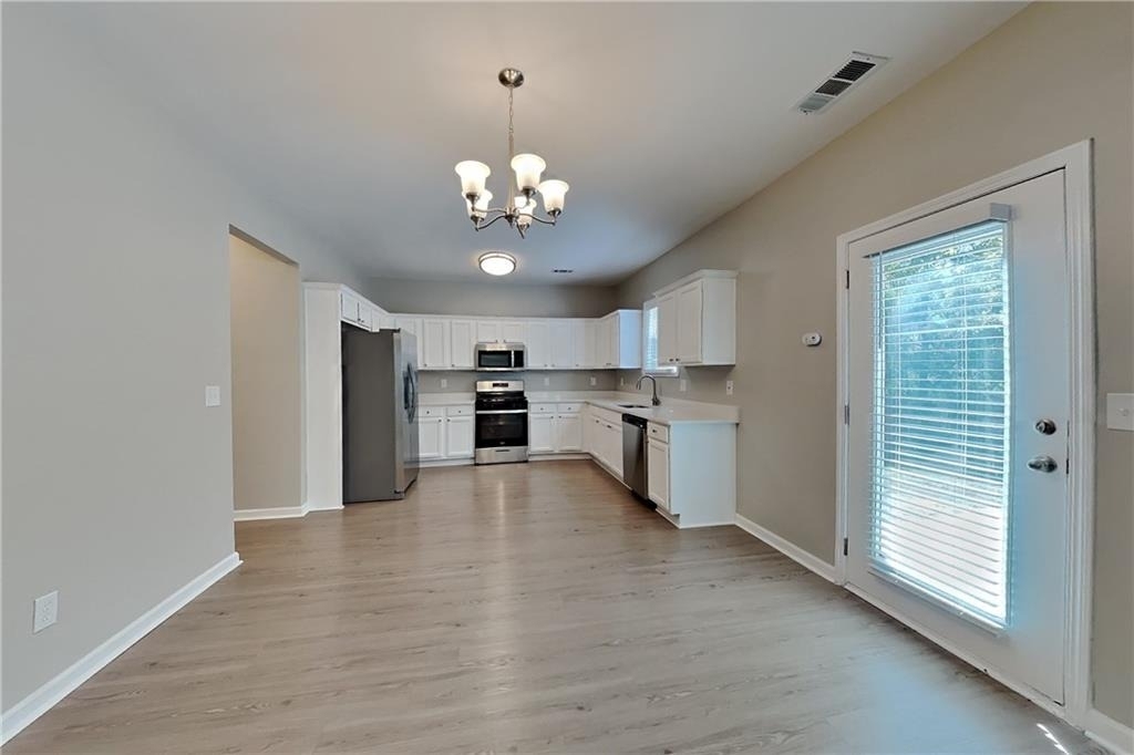 1631 Hedington Court - Photo 2