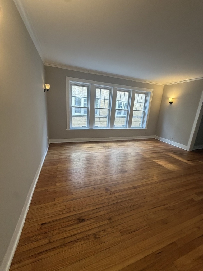 1621 W Farwell Avenue - Photo 1